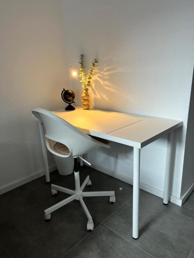 Appartment Florida Naehe Duesseldorf, Messe, Hbf, City, Wifi, Helios Hospital Крефелд Екстериор снимка