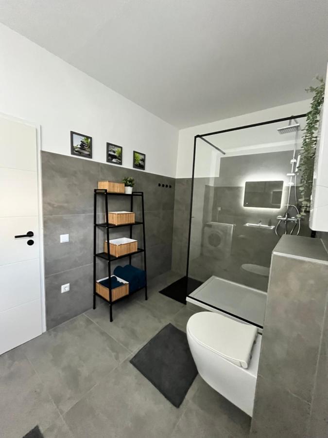 Appartment Florida Naehe Duesseldorf, Messe, Hbf, City, Wifi, Helios Hospital Крефелд Екстериор снимка